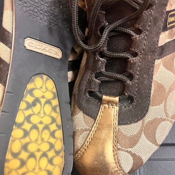 Authentic Coach Sneaker - Picture 5 of 9